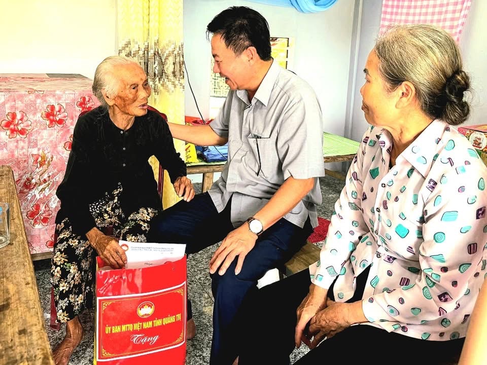 https://quangninh.quangtri.gov.vn/documents/39950/0/z6771170121347_1a6ba6cd6ce17297185b26e9e6f63973.jpg/a92efdd6-858b-d953-8164-434ac0886eca?t=1751623277601